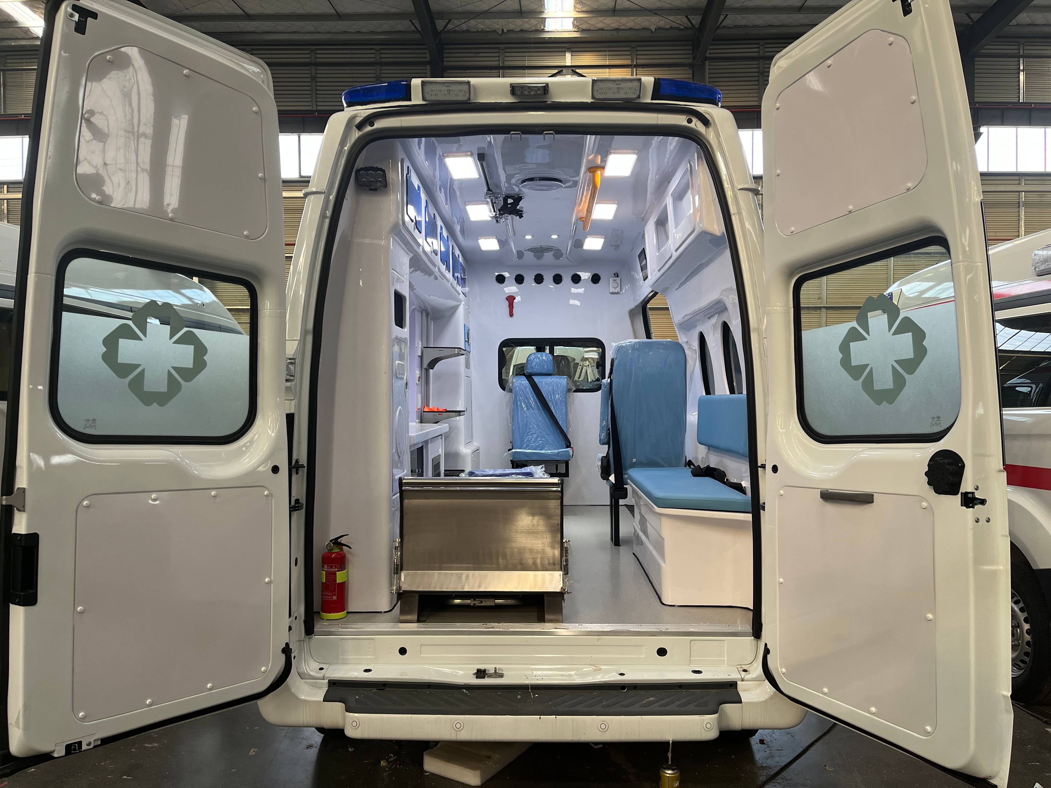 福特新世代V348長軸高頂負壓救護車圖片5