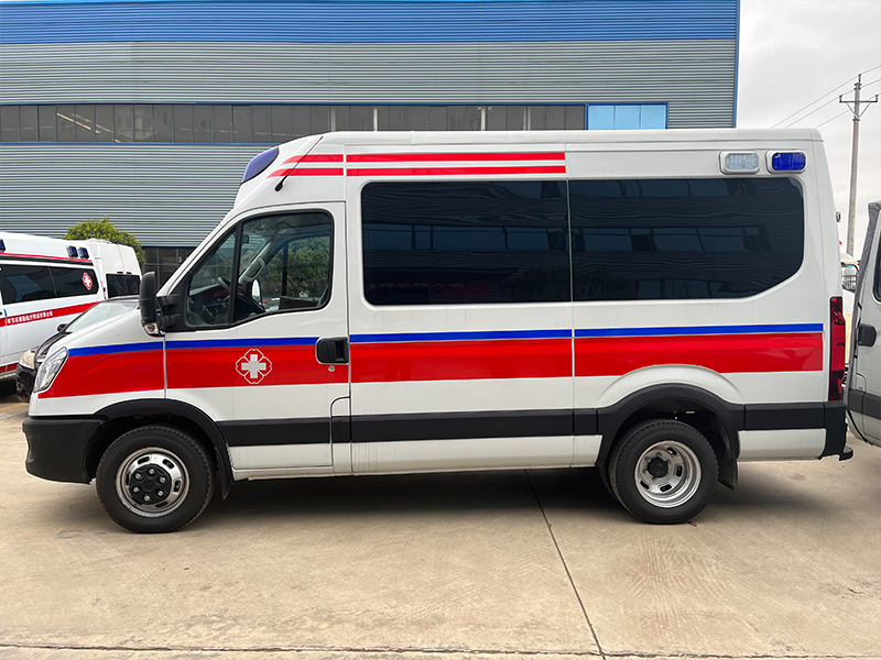 依維柯歐勝救護(hù)車圖片2